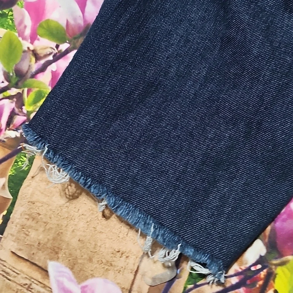 True‎ Religion Zach Raw Hem Bermuda Denim Shorts Size 28
